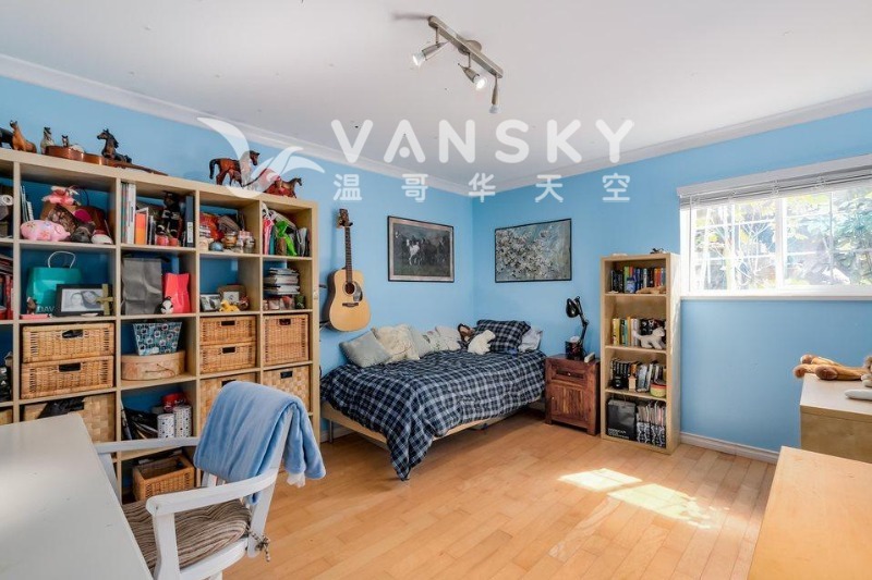 260211093629_downstair big bedroom.JPG